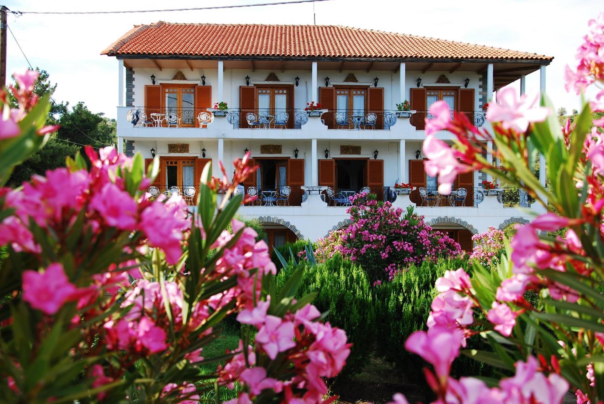 Pantheon Studios & Apartments Лименария Екстериор снимка