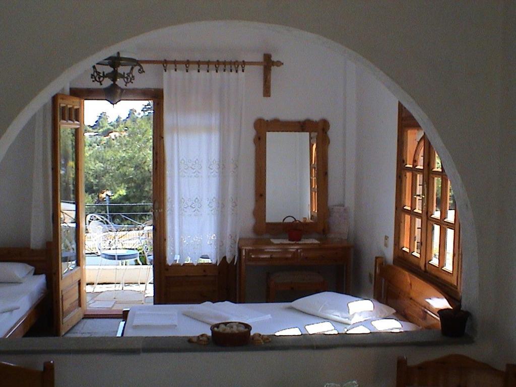 Pantheon Studios & Apartments Лименария Екстериор снимка